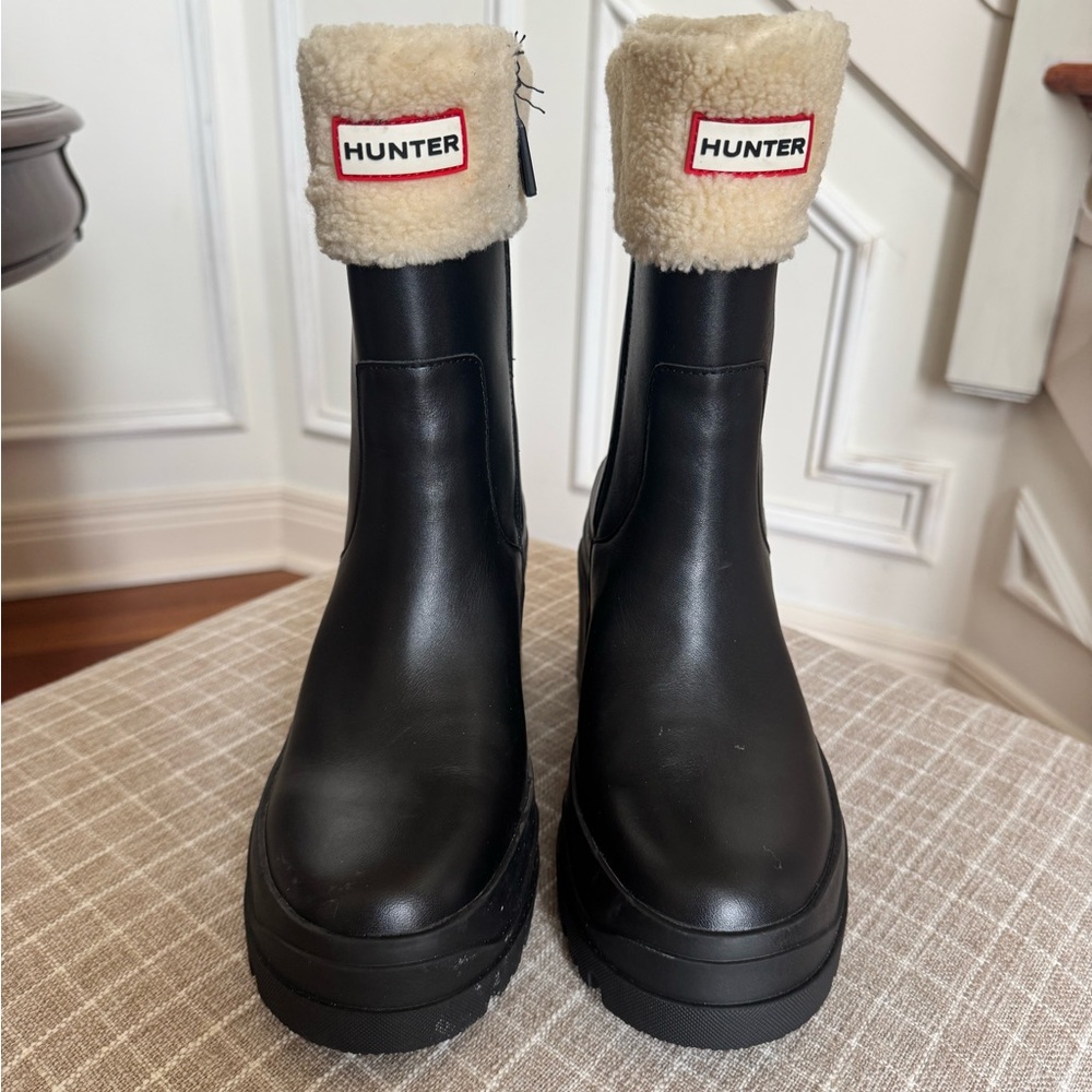 Hunter Women's Black Boots with Shearling Trim